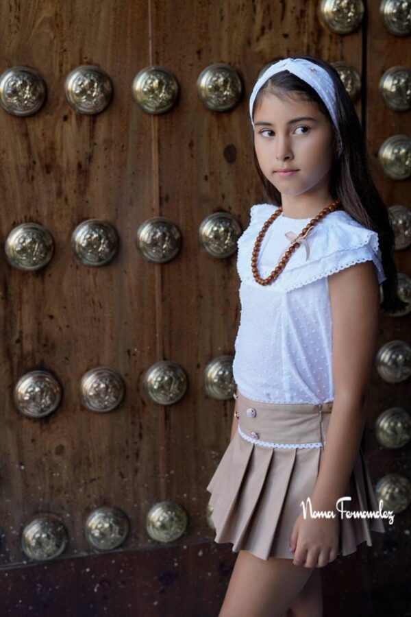 Noma Fernández, Conjunto Blusa y Falda Short Colección Versalles - Imagen 2
